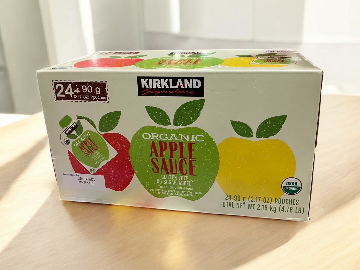 KSオーガニックアップルソース90g×24個入りパックの箱, カークランドシグネチャー, 健康的でおいしいオーガニックりんご使用.