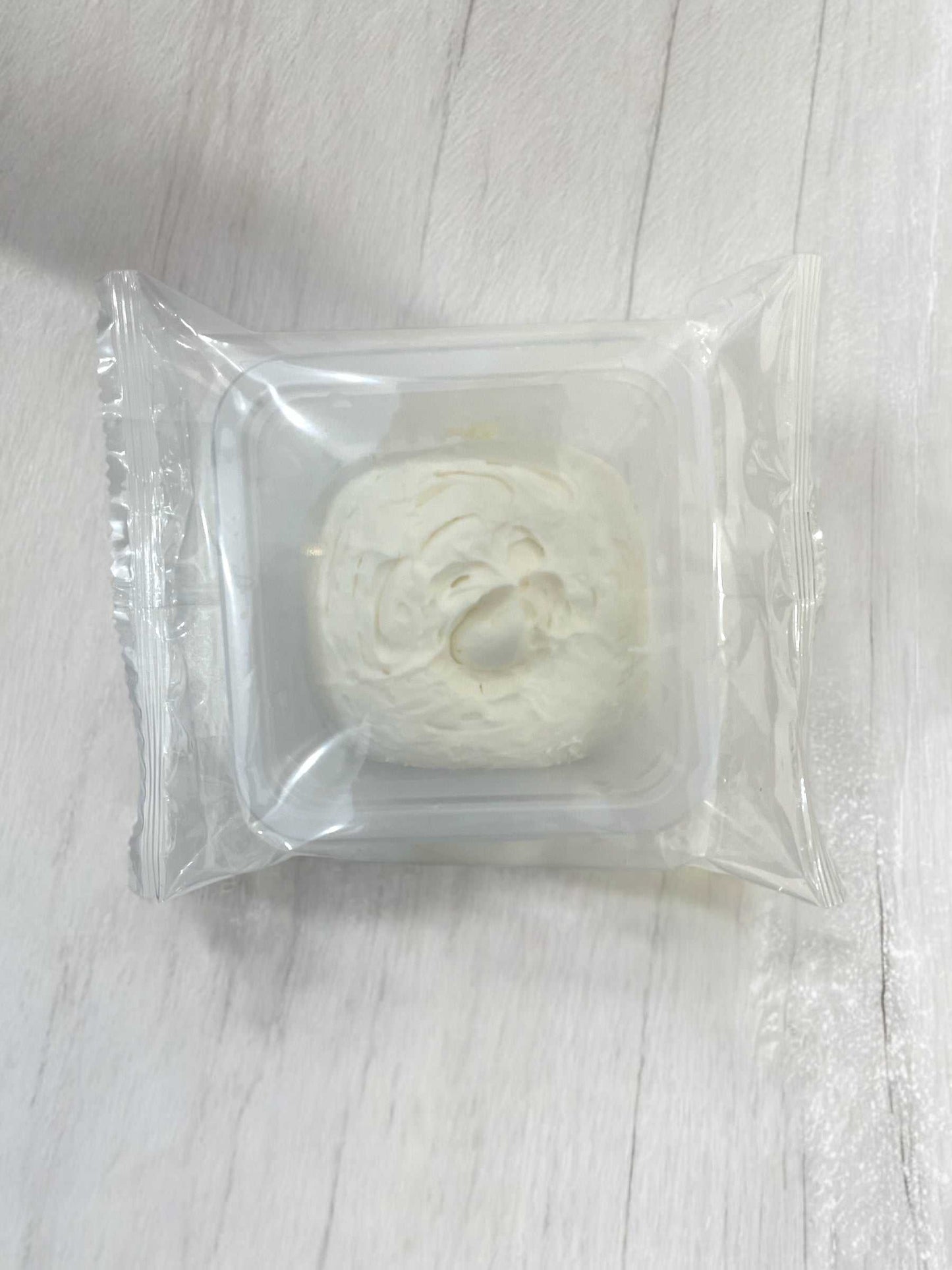 【冷蔵商品】北海道のわた雪みたいなレアチーズ 70g × 8個入り 1箱 スイーツ