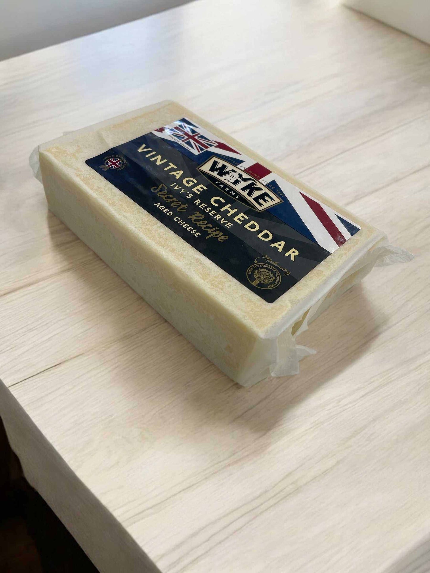 ワイクファームズ ヴィンテージチェダーチーズ 500g VINTAGE CHEDDAR / WYKE FARMS イギリス産