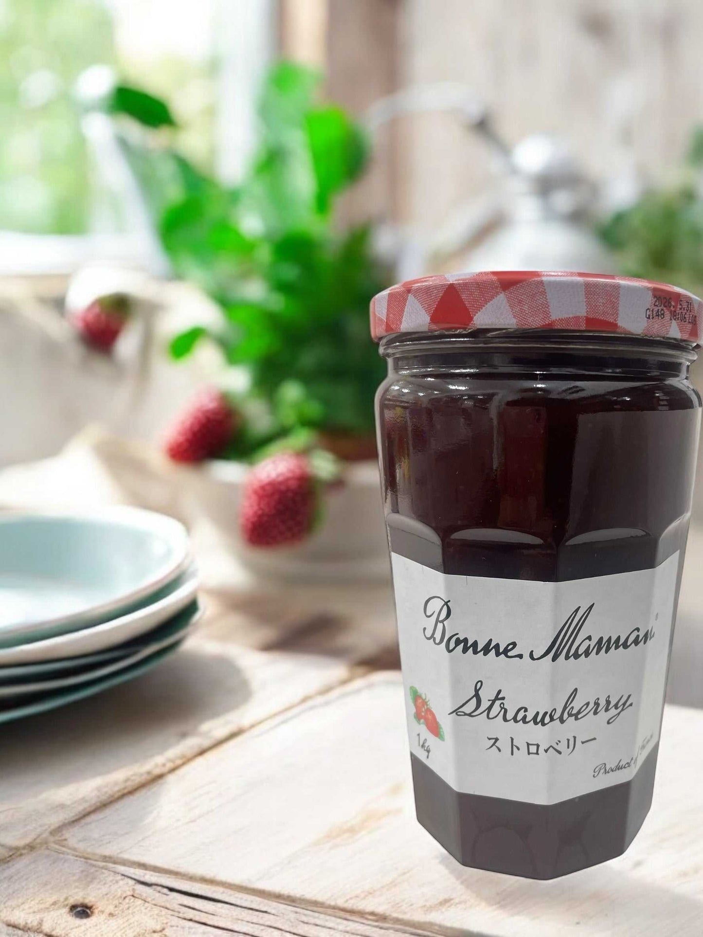 ボンヌママンストロベリージャム1kg赤いギンガムチェック蓋フランス産新鮮果実使用