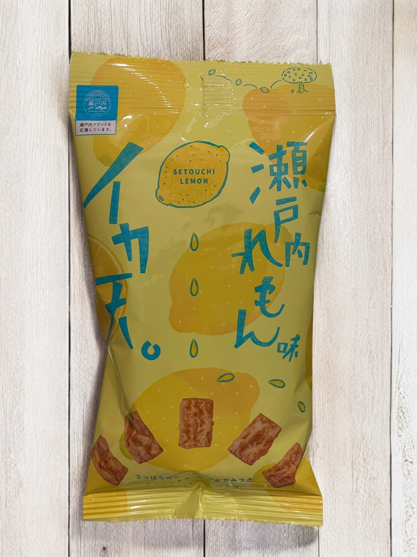 イカ天瀬戸内れもん味のパッケージ正面画像。爽やかなレモン風味の軽い食感スナック。