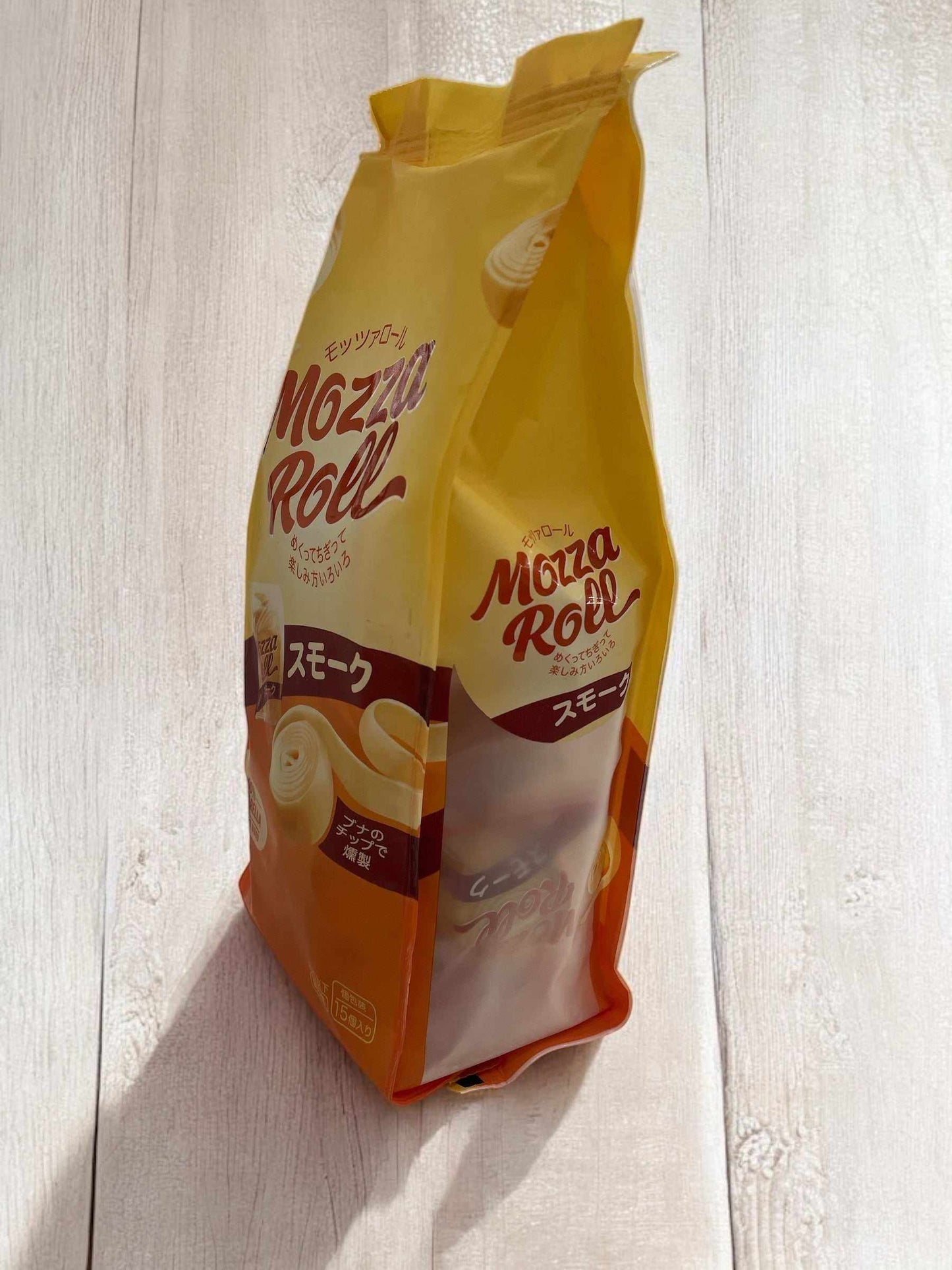【冷蔵商品 チーズ】モッツァロール スモーク MOZZA ROLL 15個入り 240g スモークチーズ スロバキア産