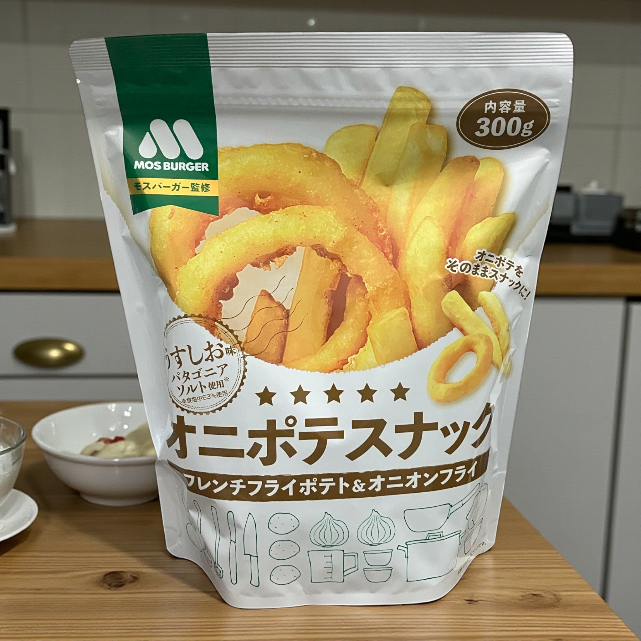 モスバーガー オニポテ スナック 300g うすしお味 フレンチポテト