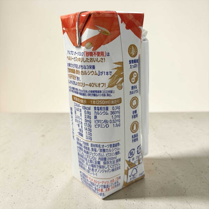 アルプロの砂糖不使用オーツミルク250ml×18本パック