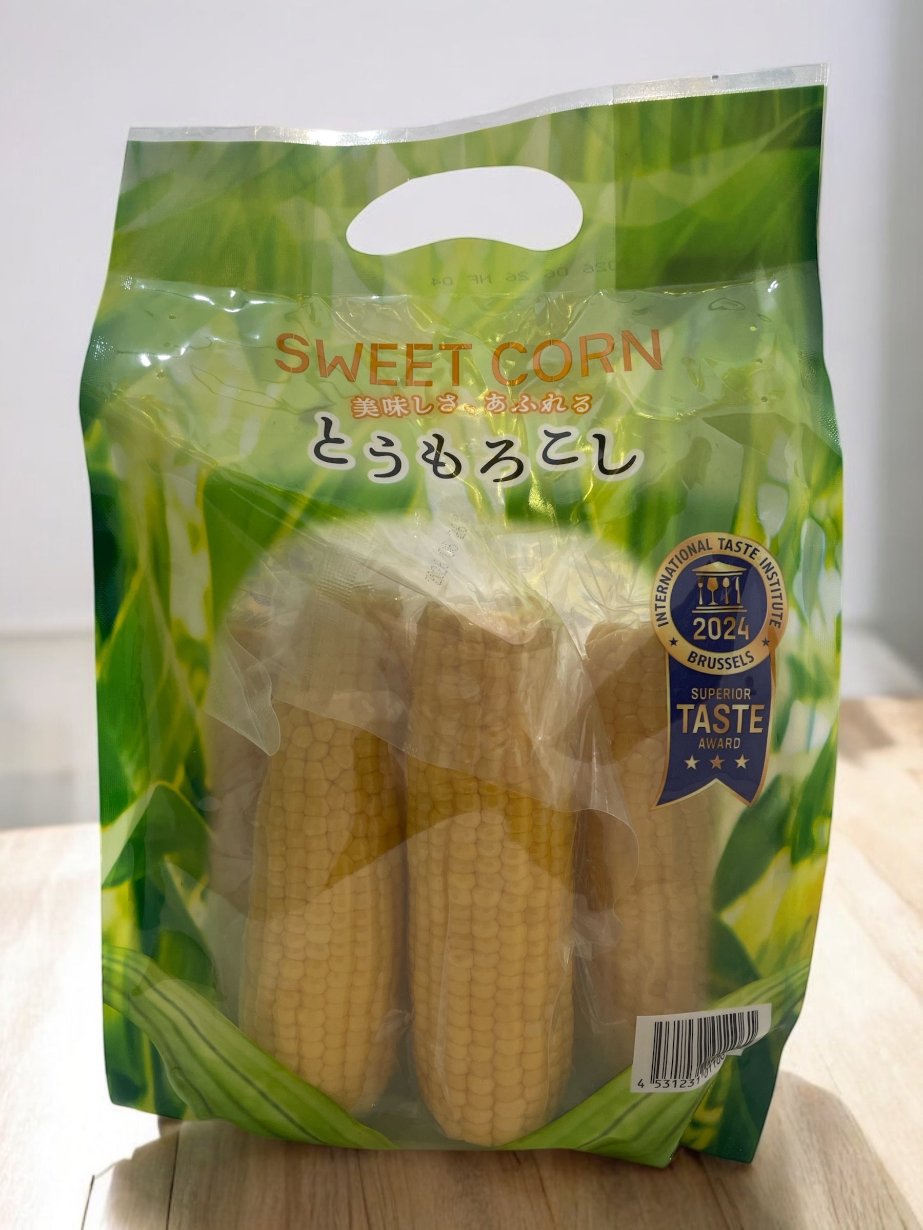 レトルトスイートコーン6本入りパック。