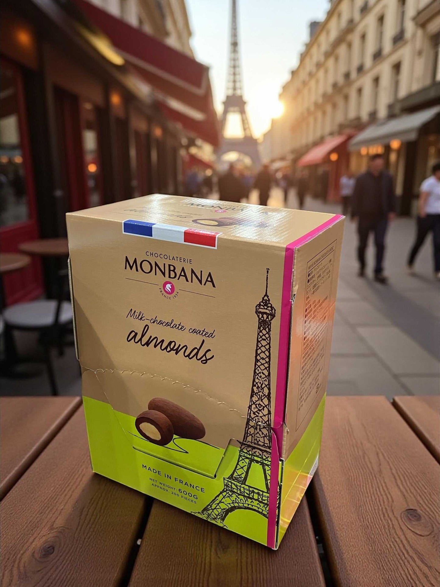 モンバナミルクチョコレートアーモンド600gパリデザインパッケージ