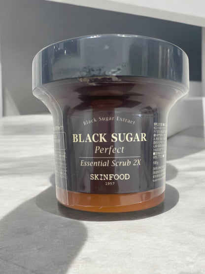 SKINFOODブラックシュガーエッセンシャルスクラブ100ml美容製品