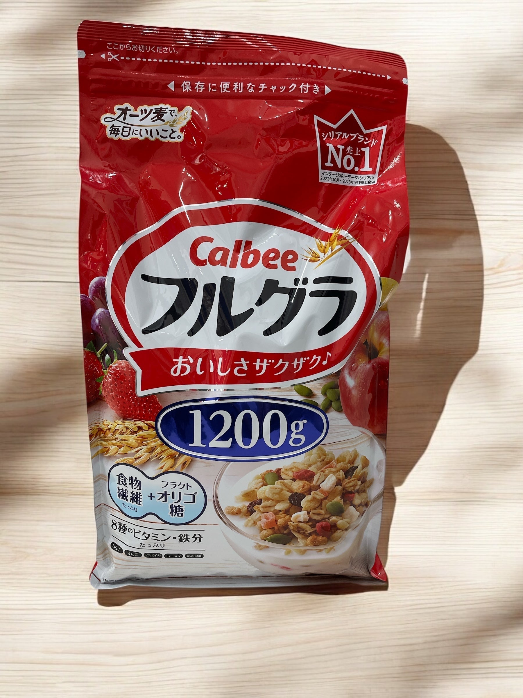 カルビー フルグラ 1.2kg大容量パッケージ, ドライフルーツと穀物入り朝食シリアル.