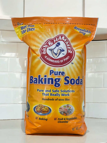 ARM&HAMMER baking soda 6.1kg package, versatile for cleaning, laundry, deodorizing, and safe as food additive.