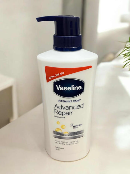 Vaseline Advanced Repair body lotion 500ml, unscented, suitable for sensitive skin, offers long-lasting moisture.