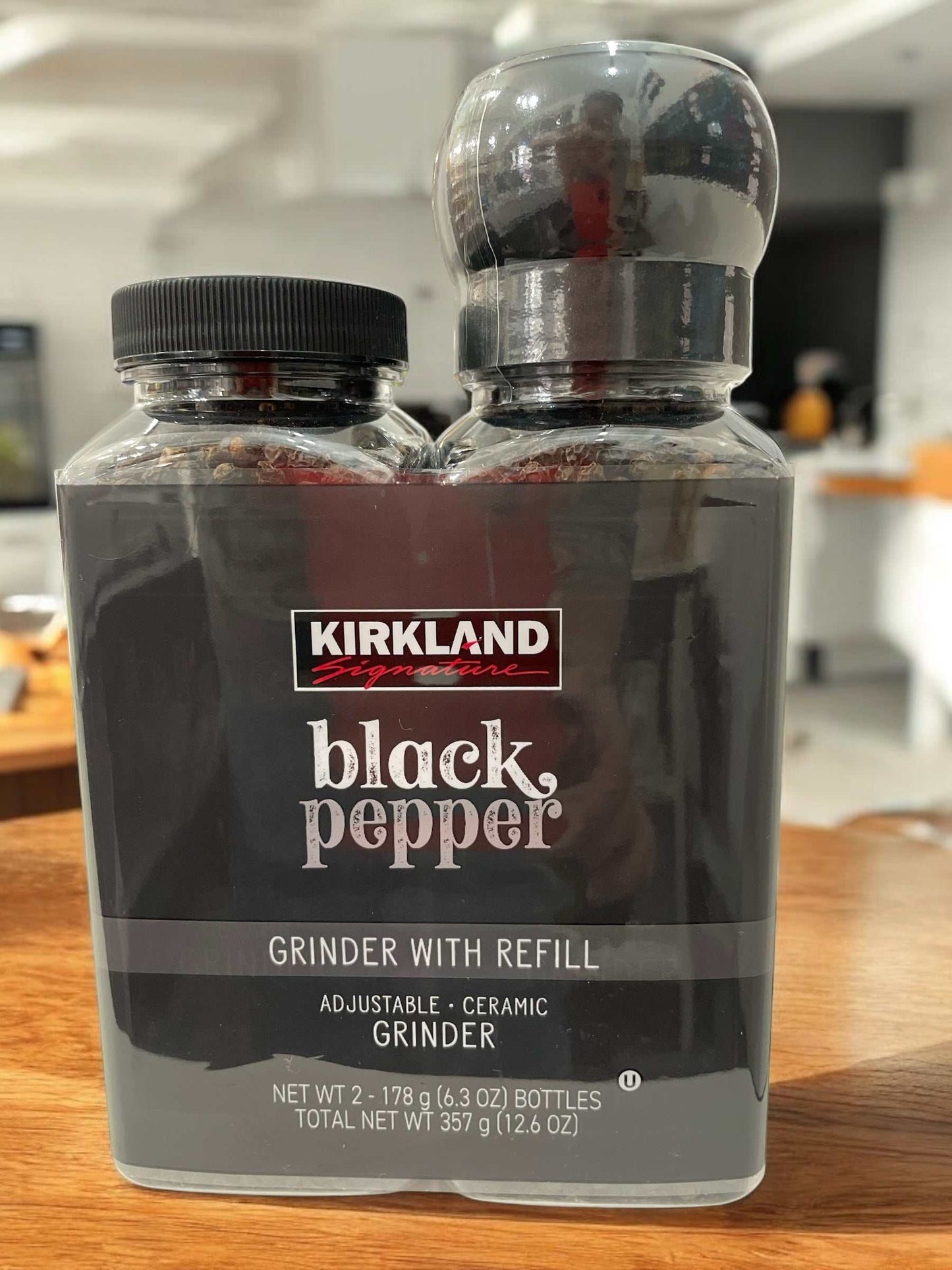 KS ブラックペッパー ミル付き 178g×2セット, 手作業で収穫, フルーティで辛い, 簡単に補充可能なペッパーミル.