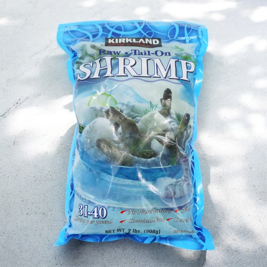 Kirkland Signature raw tail-on shrimp packaging, size 31-40, preservative-free, 908g.