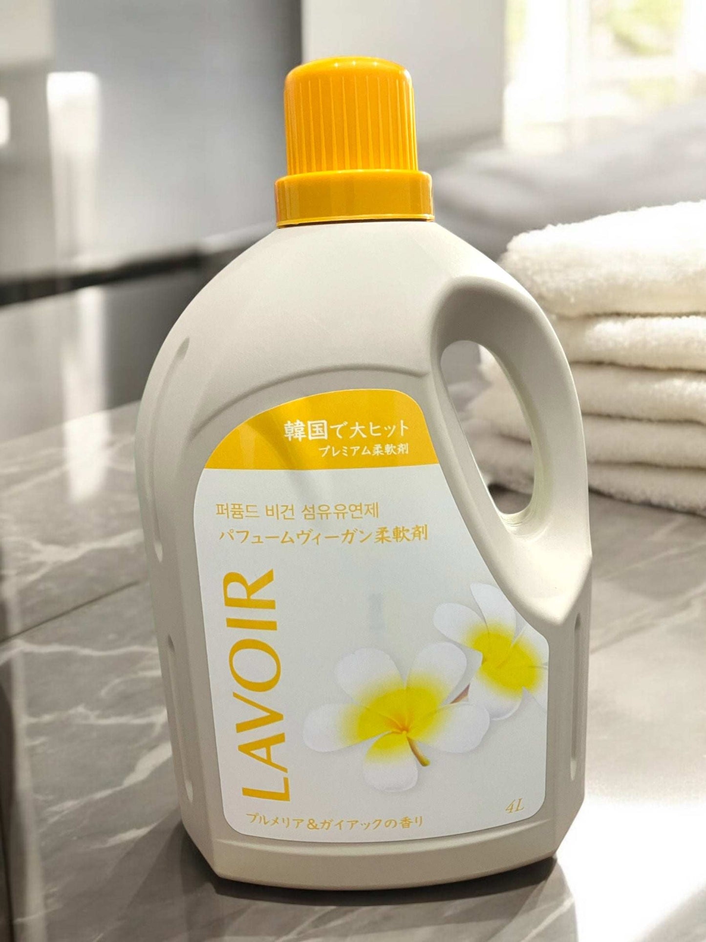 ラヴア 柔軟剤 パフュームヴィーガン柔軟剤 ブルメイア＆ガイアックの香り 4L 