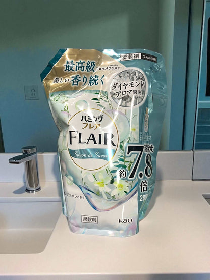 ハミングフレア洗濯用柔軟剤サボンデサボン2800mlのボトル画像