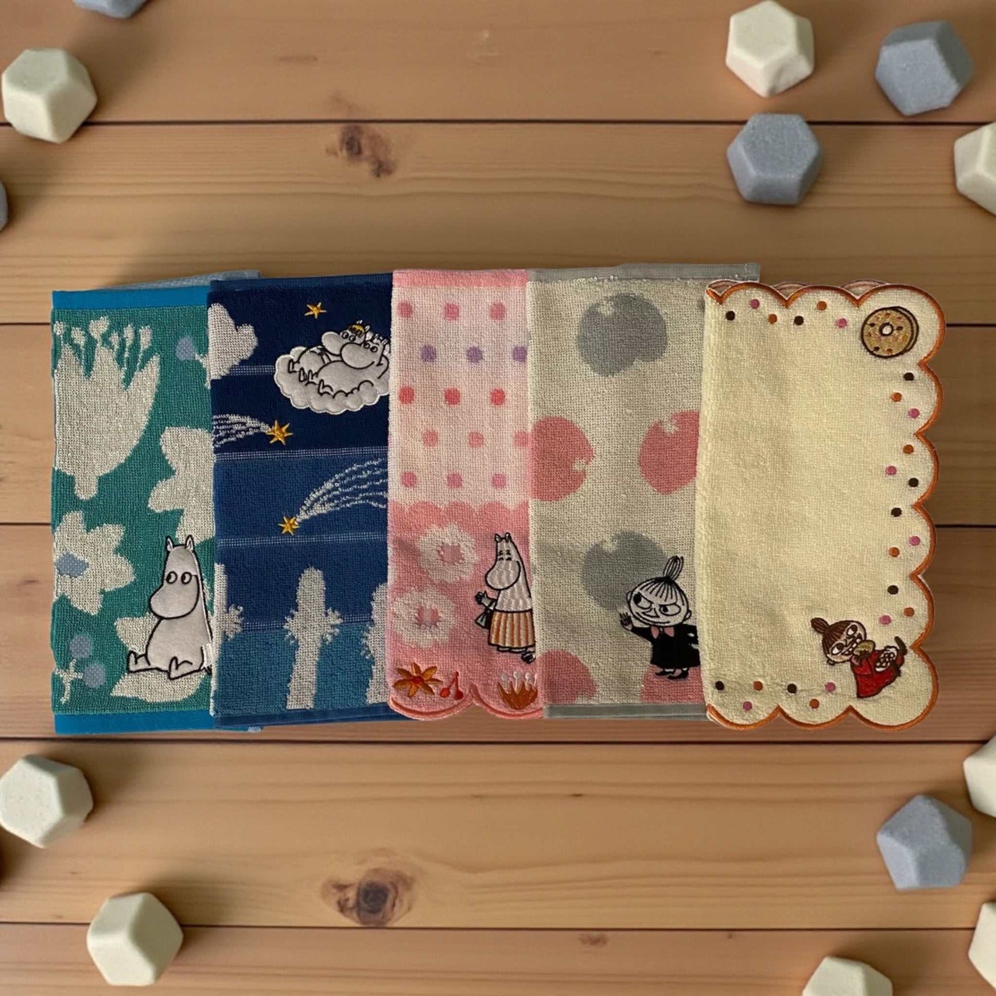 ムーミン ハンカチ5枚セット Bタイプ 綿100％ 25×25cm クラシックアート柄