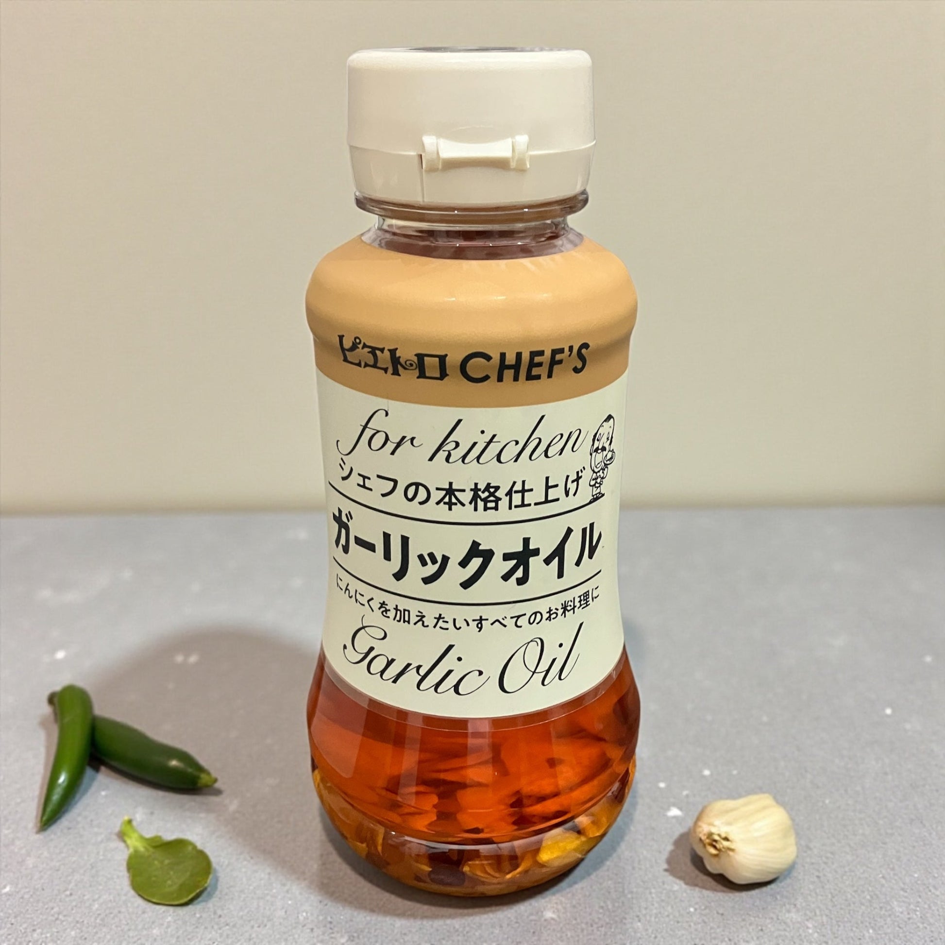 ピエトロの国産にんにく使用ガーリックオイル420g、香ばしいガーリックチップと唐辛子入り