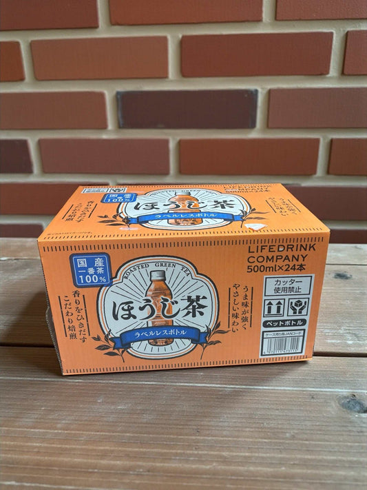 24本セットのほうじ茶500mlペットボトル、ラベルレスで環境に優しい