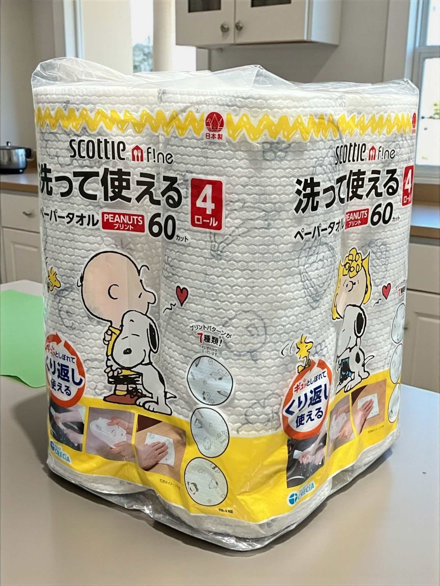 スコッティファイン洗って使える厚手ペーパータオル4ロールスヌーピーデザイン