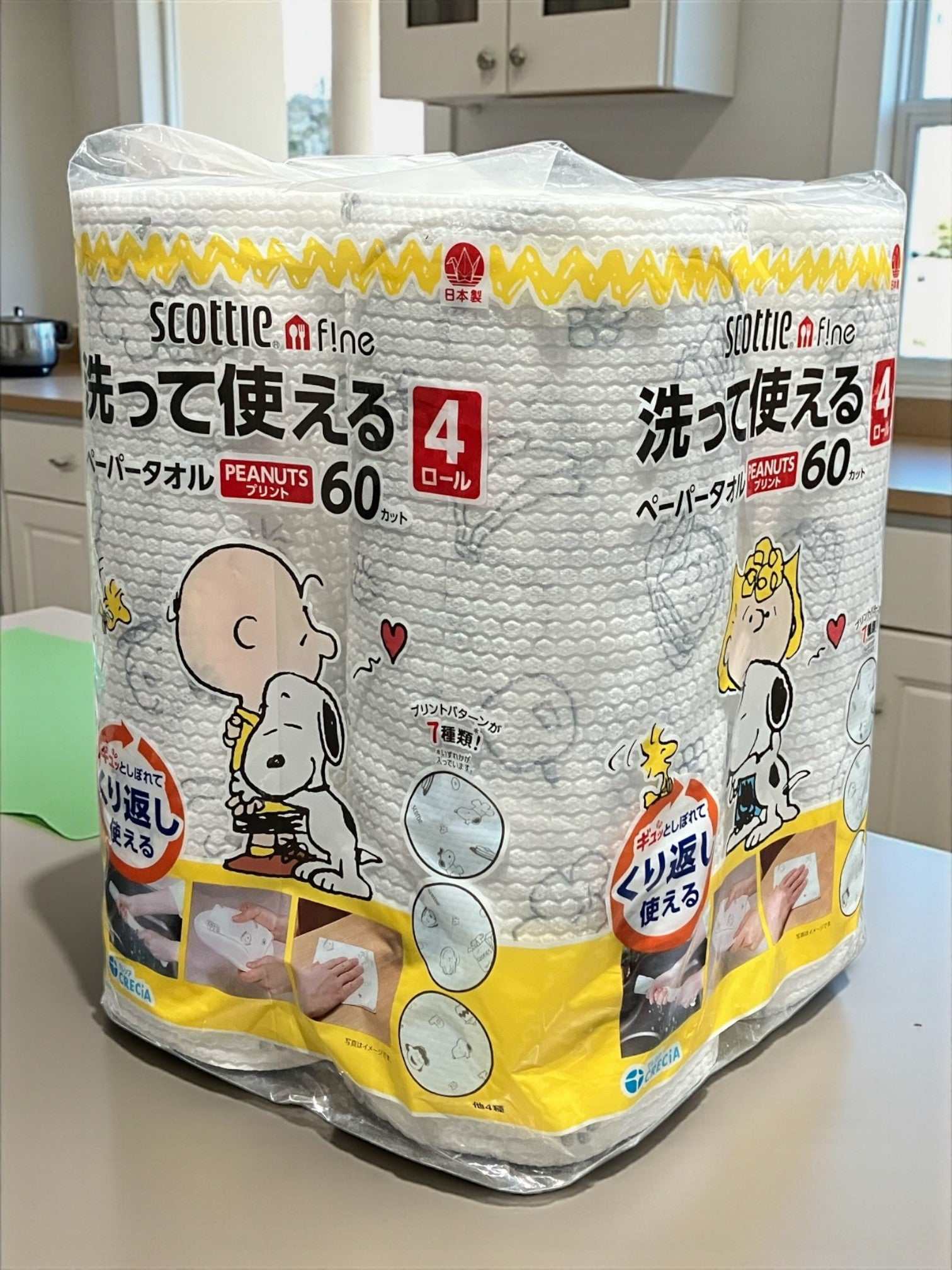 スコッティファイン洗って使える厚手ペーパータオル4ロールスヌーピーデザイン