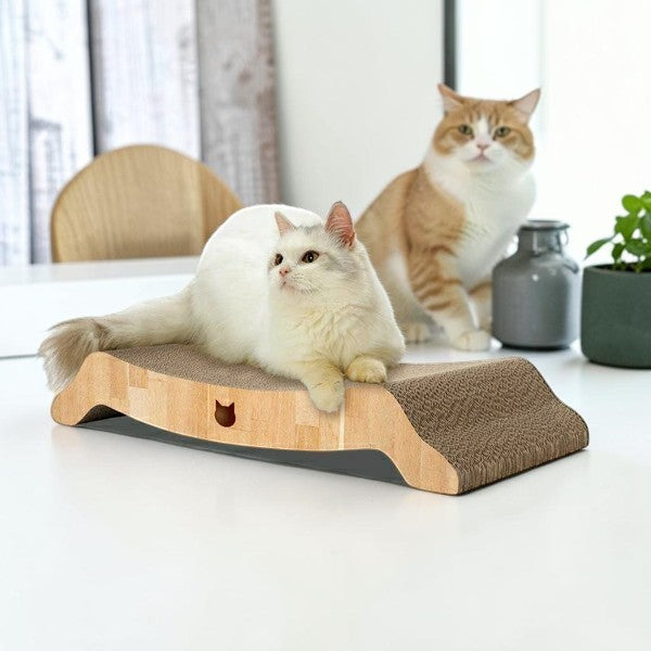 コストコ 商品 全国発送 KOCOSTOREの猫壱バリバリベッドLサイズ。アーチ型段ボール製爪とぎ兼ベッドでくつろぐ猫たち